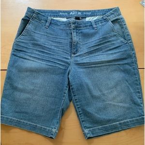 APT. 9 Bermuda Jean Shorts Size 14